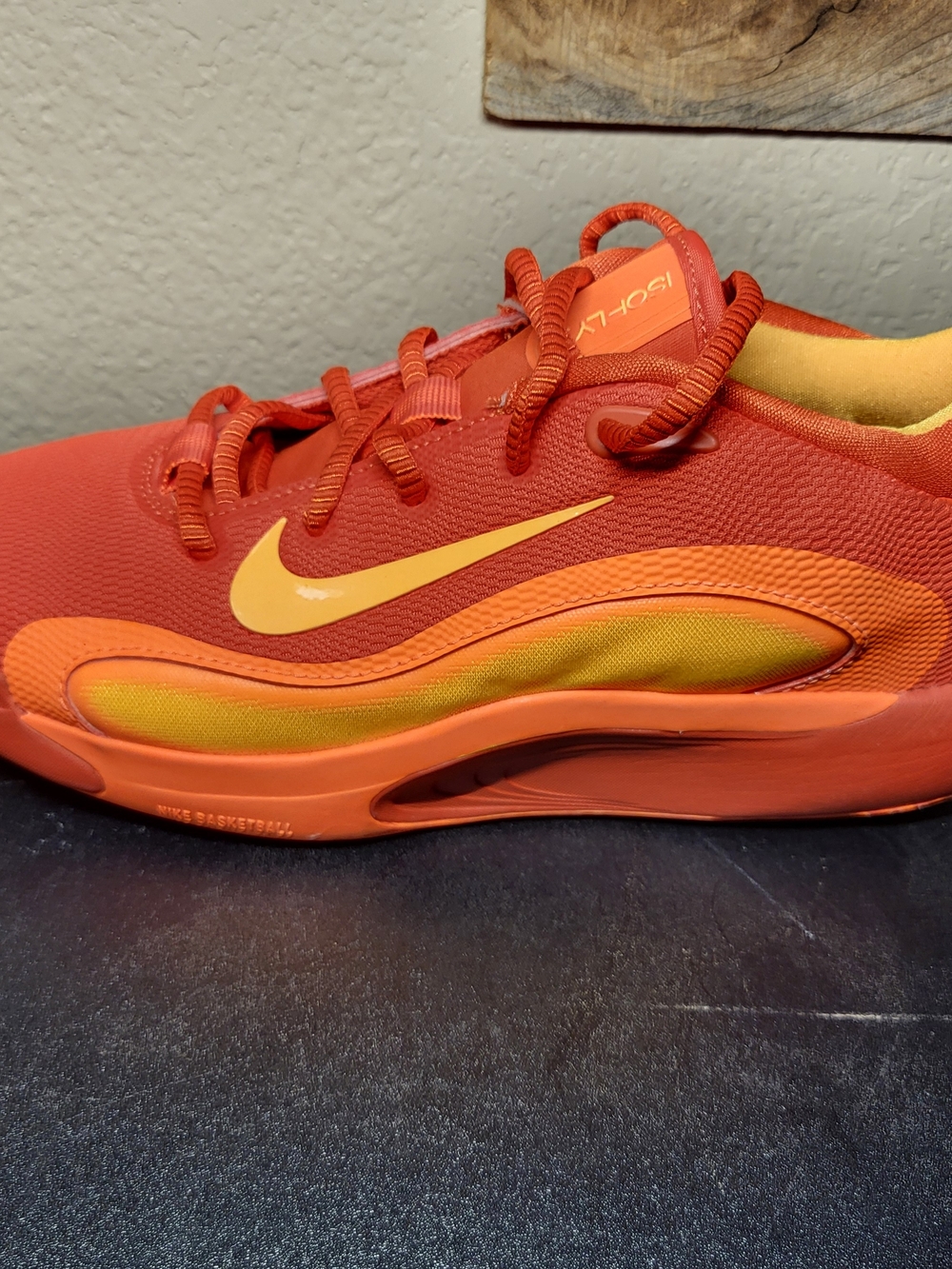 *NEW* Nike IsoFly GS Total Orange/Red/Yellow Shoes Sneakers Size 6.5Y Women's 8